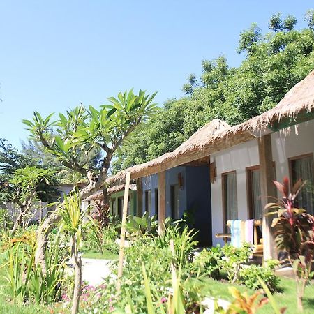 Maha Putri Bungalows กีลีตราวางัน ห้อง รูปภาพ